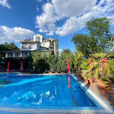 Hotel Royal Park Chişinau Exteriör bild