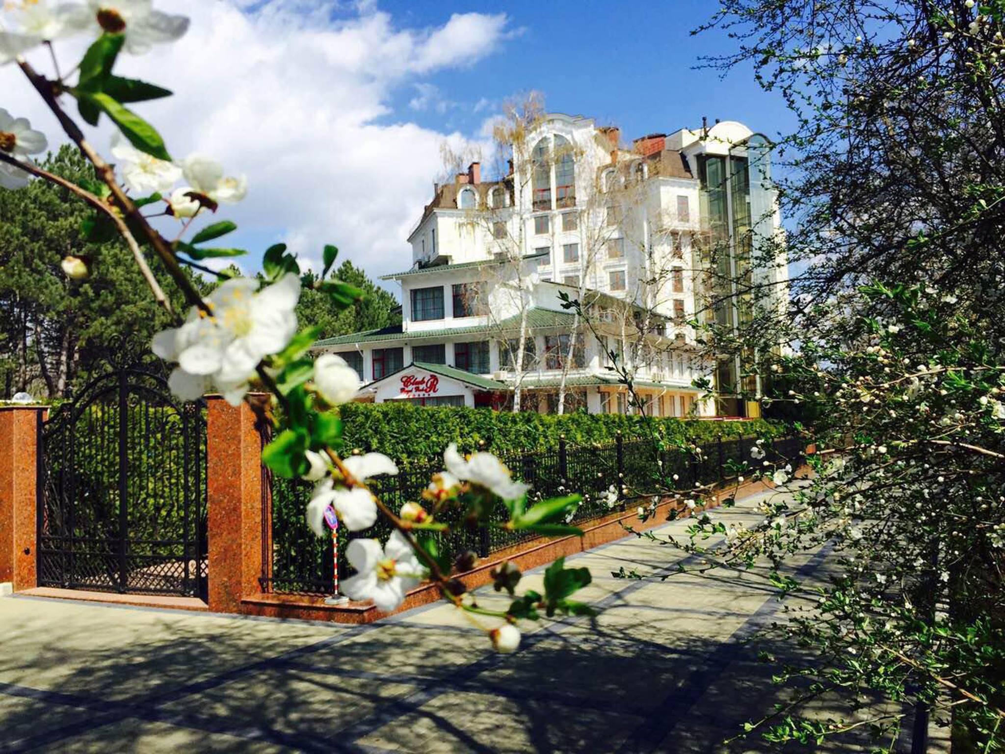 Hotel Royal Park Chişinau Exteriör bild