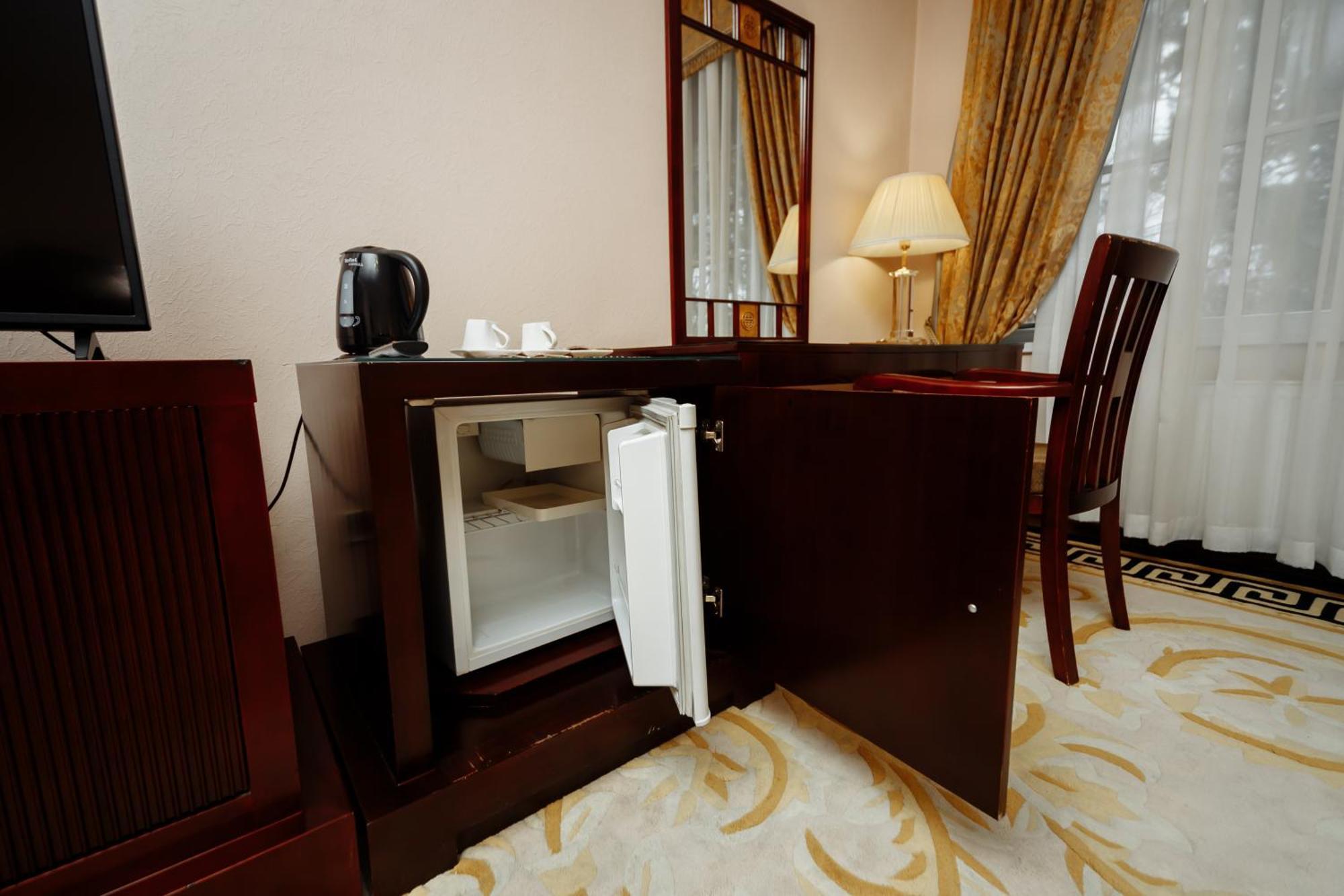 Hotel Royal Park Chişinau Exteriör bild