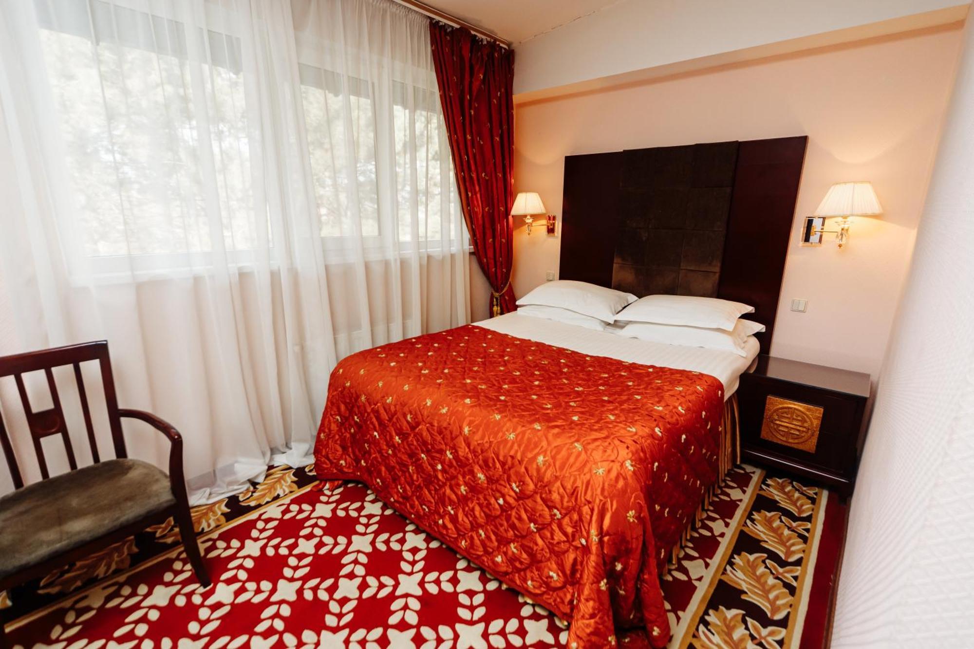 Hotel Royal Park Chişinau Exteriör bild
